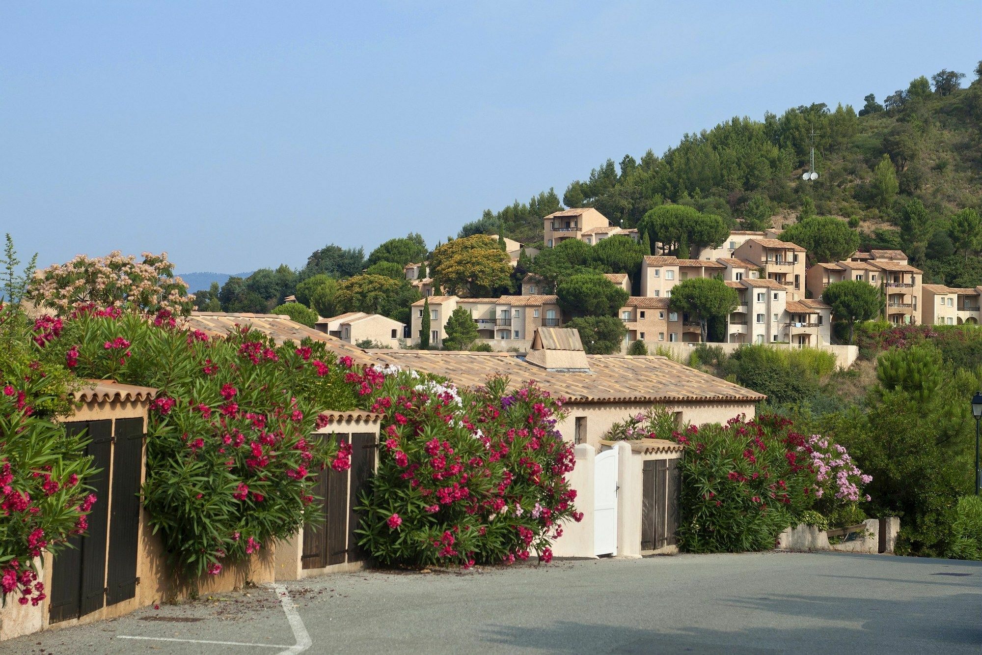 Residence Pierre & Vacances Les Terrasses Des Issambres Les Issambres Bagian luar foto